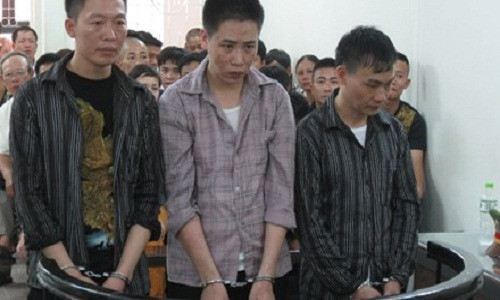 Dọa chặt tay, chân, tai nếu không trả 90 triệu Doa chat tay, chan, tai neu khong tra 90 trieu