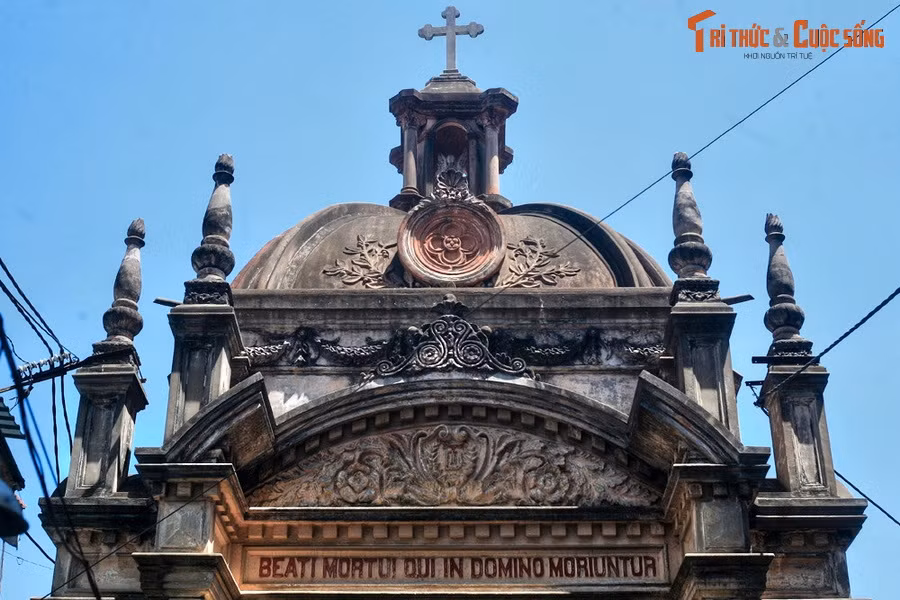 Sau nhiều thăng trầm của lịch sử, khu lăng mộ còn được gìn giữ khá tốt. Các chi tiết kiến trúc được tạo tác rất cầu kỳ, chỉn chu, cho thấy đây là khu mộ của một người có thế lực trong xã hội thời đó.