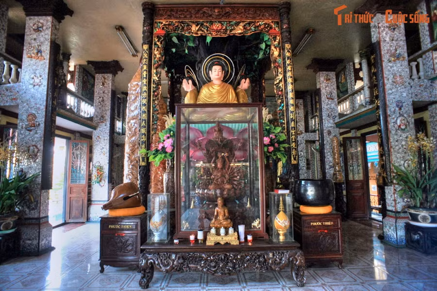 Năm 2007, Trung tâm Sách Kỷ lục Việt Nam đã xác lập kỷ lục Chùa An Phú là ngôi chùa được tạo tác bằng mảnh sành nhiều nhất Việt Nam.