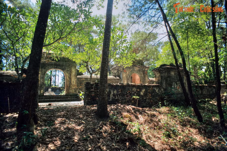 Không gian nhuốm màu u tịch.