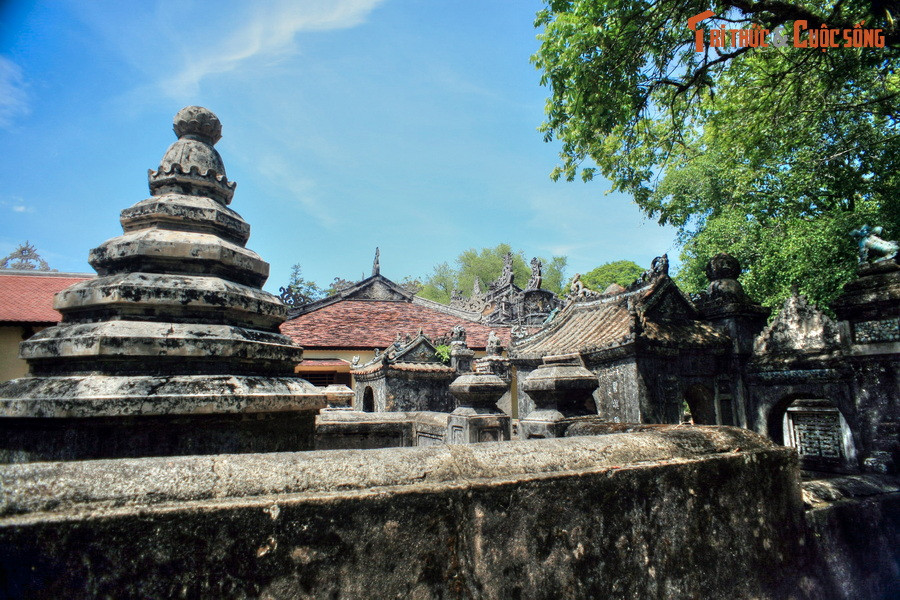 Đây là nơi an nghỉ của nhiều bậc danh tăng, những người có tầm ảnh hưởng lớn với triều đình nhà Nguyễn ở Kinh thành Huế xưa.