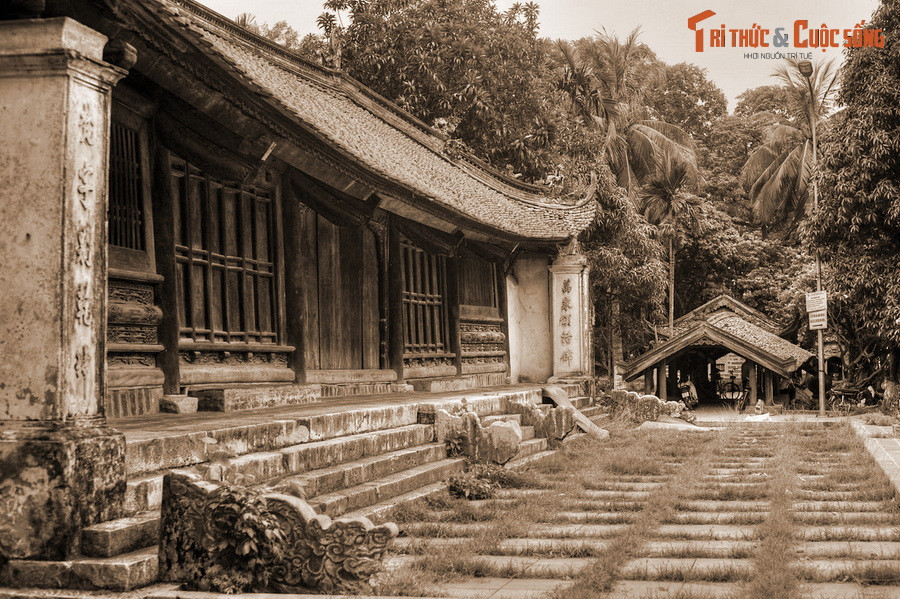 Con ông Từ Vinh là Từ Lộ đem lòng oán thù, mới vào tu chùa Phật Tích, mà dân gian còn gọi là chùa Thầy, lấy tên hiệu là Từ Đạo Hạnh, học thêm phép để báo thù cho cha.