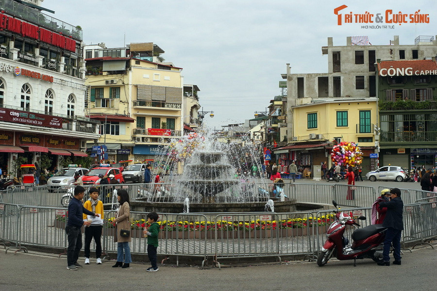 Tới cuối những năm 1980, đài phun nước được khôi phục chức năng vốn có của mình là phun nước cho cư dân đô thị thưởng lãm.