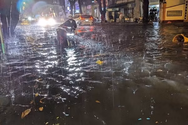 TP Vung Tau lien tuc ngap nang sau nhung con mua lon-Hinh-4