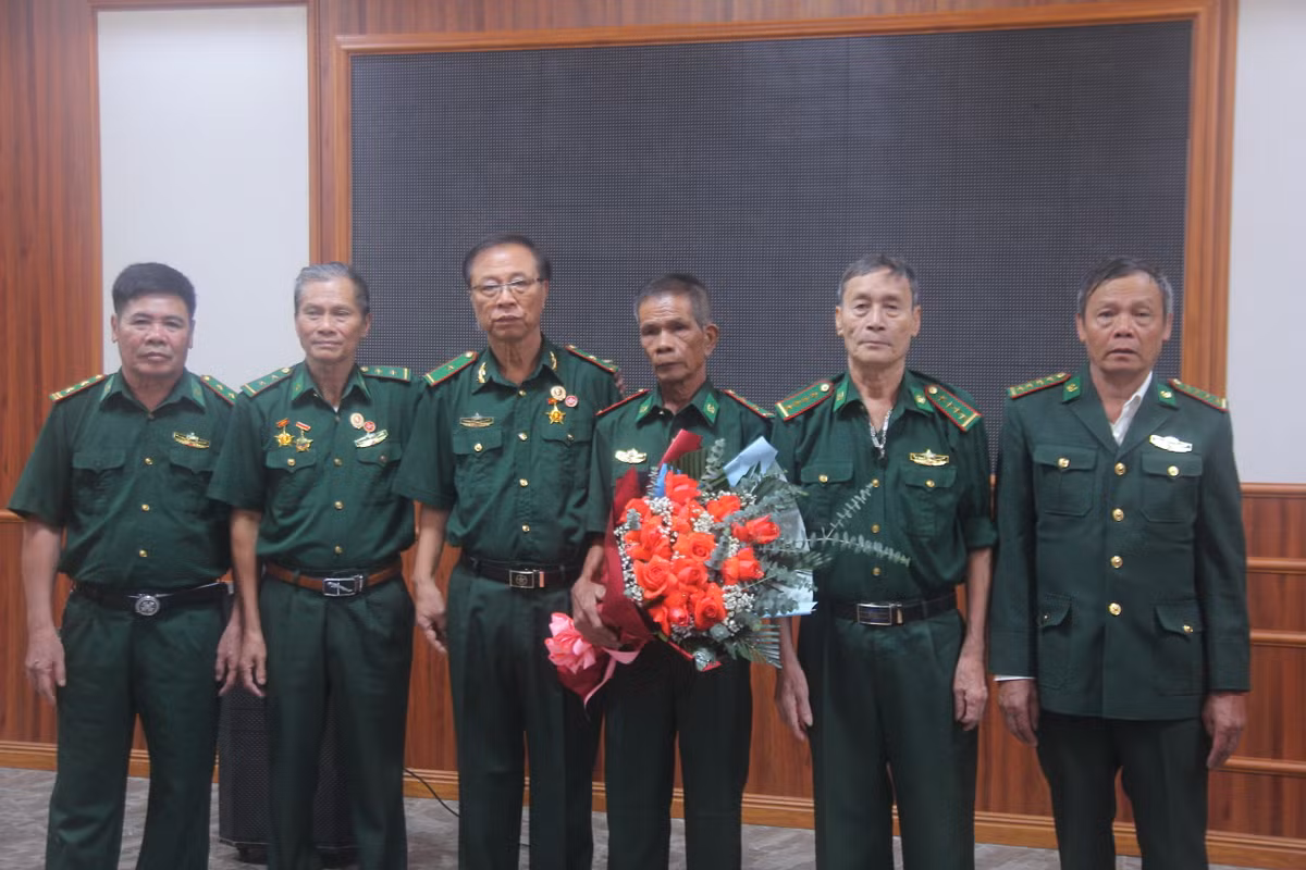 Nguoi linh trung 6 phat dan, 46 nam tim dong doi va cuoc hoi ngo day xuc dong-Hinh-2