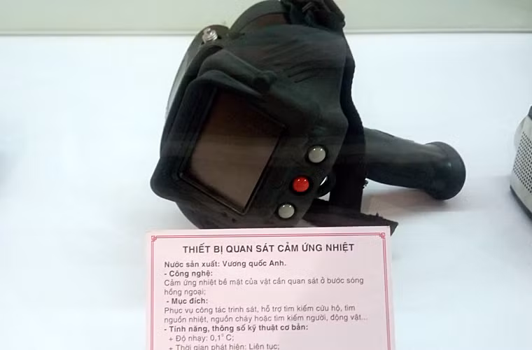 hiết bị quan sát cảm ứng nhiệt do Anh sản xuất, dùng để trinh sát, hỗ trợ tìm kiếm cứu hộ, tìm nguồn nhiệt, nguồn cháy hoặc tìm kiếm người, động vật.
