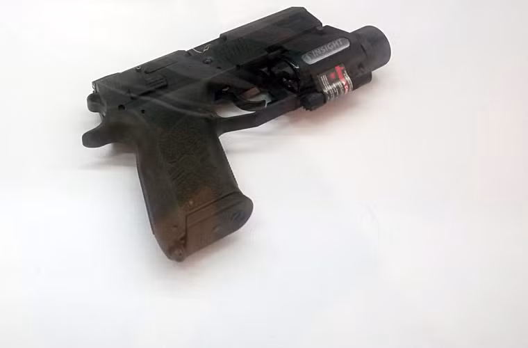 Súng ngắn CZ75 P-07 Duty do Czech sản xuất, tầm bắn hiệu quả 50m, dùng đạn 9x19mm, tốc độ bắn thực tế 250 phát/phút.