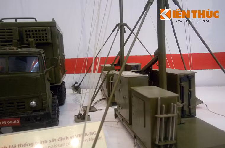 VERA-NG có khả năng phát hiện, nhận dạng, xác định tọa độ và đồng thời bám trong khu vực 360 độ đến 200 mục tiêu trên không, mặt đất và trên biển ở cự ly đến 322 km với độ chính xác đến 20 m. Tốc độ cập nhật thông tin là từ 1-5 s.