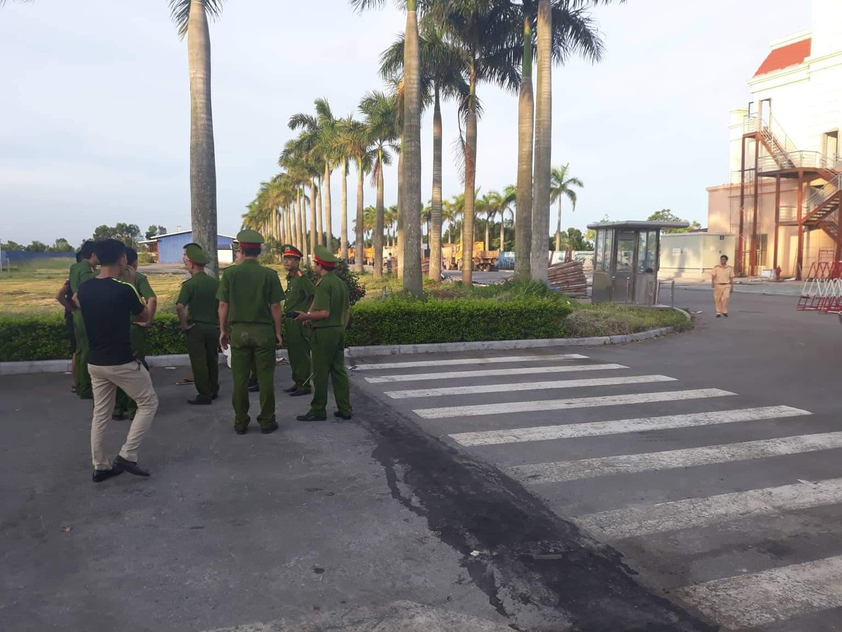 Lực lượng công an bảo vệ vòng trong vòng ngoài phục vụ công tác điều tra đường dây đánh bạc nghìn tỷ của người Trung Quốc tại Hải Phòng