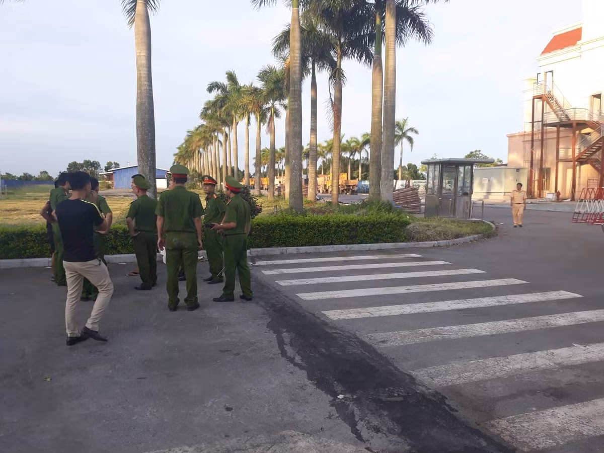 Lực lượng công an bảo vệ vòng trong vòng ngoài phục vụ công tác điều tra đường dây đánh bạc nghìn tỷ của người Trung Quốc tại Hải Phòng