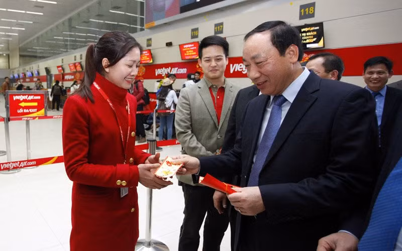 Bi cach chuc vu Dang, ong Nguyen Hong Truong mac nhung sai pham gi?-Hinh-9