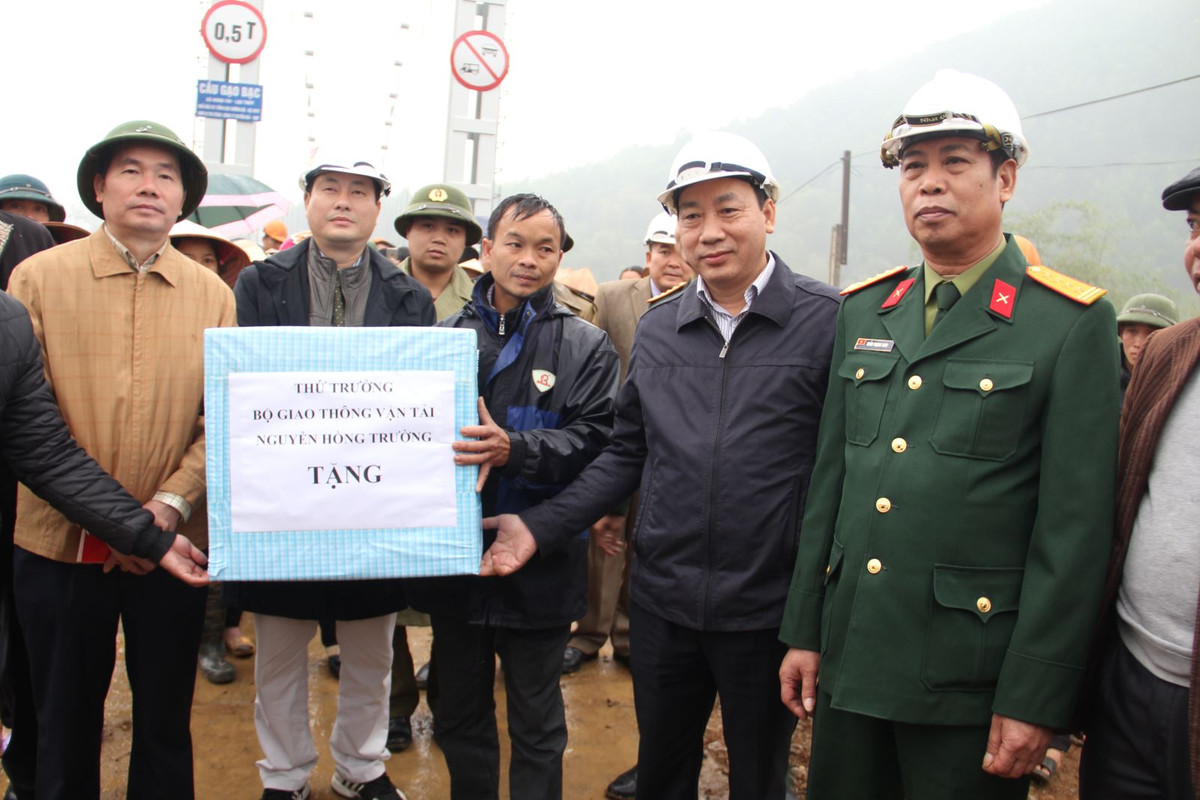 Bi cach chuc vu Dang, ong Nguyen Hong Truong mac nhung sai pham gi?-Hinh-6