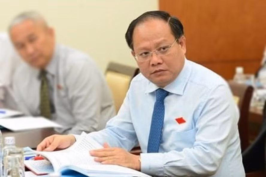 Diem ten nhung Uy vien Trung uong tung bi ky luat gay xon xao-Hinh-16