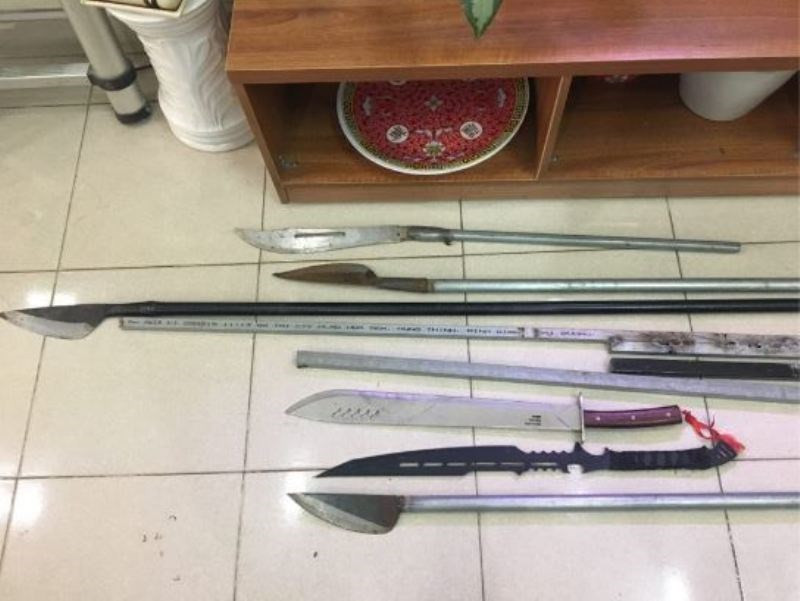 Hai Phong: Hang chuc doi tuong mang hung khi tren pho-Hinh-2