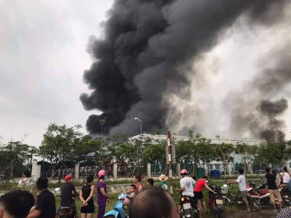 “Ba hoa” ghe tham, Cong ty TNHH May Makalot Hai Duong chay lon-Hinh-2