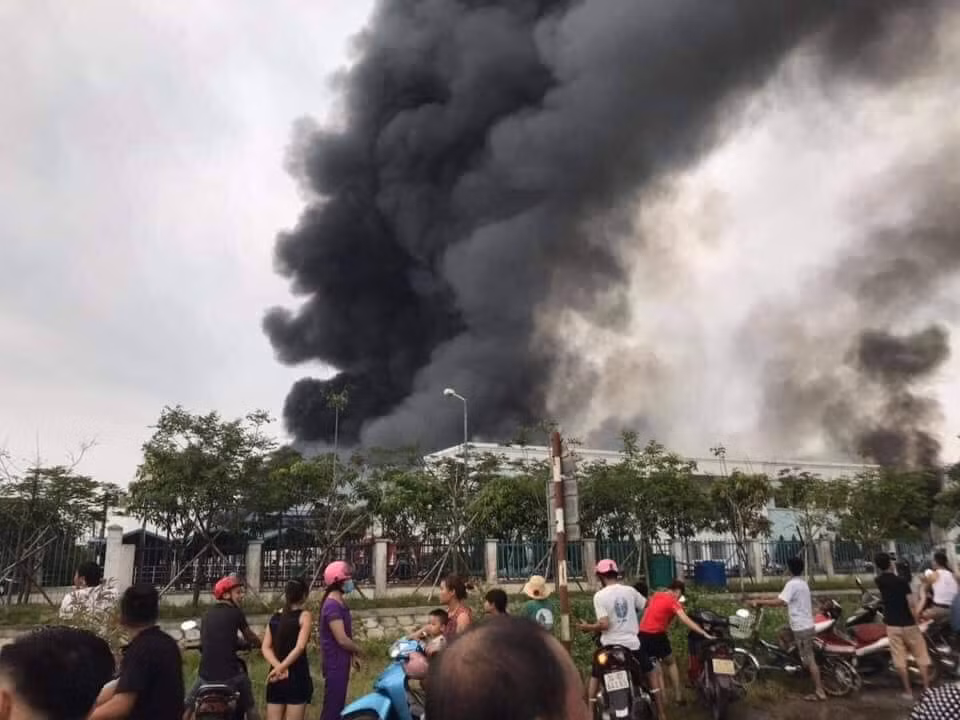 “Ba hoa” ghe tham, Cong ty TNHH May Makalot Hai Duong chay lon-Hinh-2