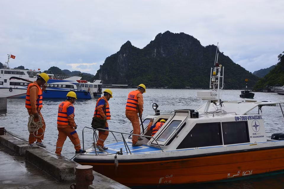 Bao so 2 Mun ap sat dat lien: Quang Ninh dung hop, Hai Phong keu goi tau thuyen ve tranh tru-Hinh-2