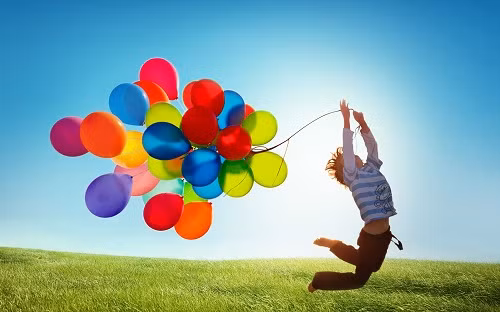 Tre bi bong vi no bong bay, so cuu tai nha the nao?-Hinh-2