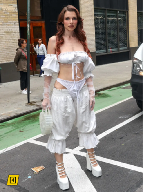 Không chỉ táo bạo với trang phục sự kiện, Julia Fox còn không ngại hở khi xuất hiện trên đường phố.