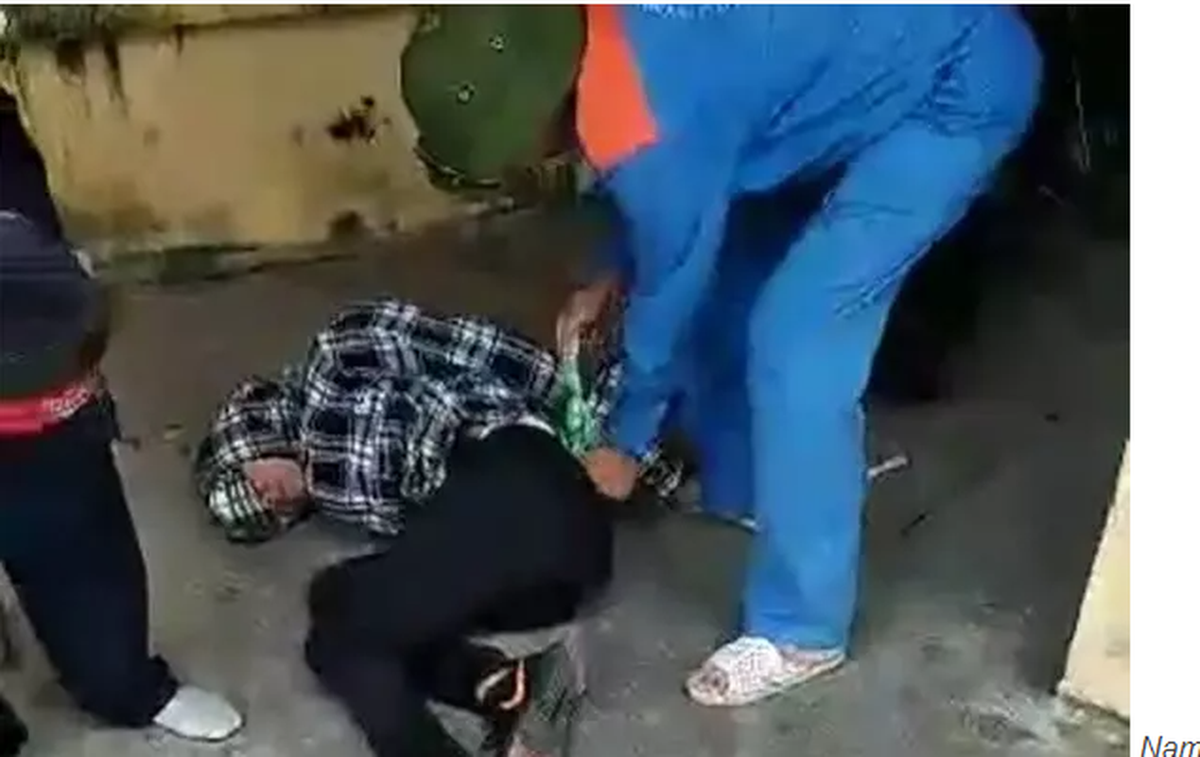  Mang súng đi cướp ngân hàng, bị bắt hóa ra súng... nhựa: Chiều 18/7/2022, một nam thanh niên cầm dao cùng một vật giống súng (xác định là súng nhựa) vào phòng giao dịch Ngân hàng Nông nghiệp và phát triển nông thôn (Agribank) Thăng Long, xã Thăng Long, huyện Đông Hưng, tỉnh Thái Bình khống chế một cán bộ tại đây để cướp tiền, nhưng đã bị lực lượng bảo vệ trấn áp. Sau vụ việc, nam thanh niên đã được di lý về Công an huyện Đông Hưng để phục vụ công tác điều tra. 