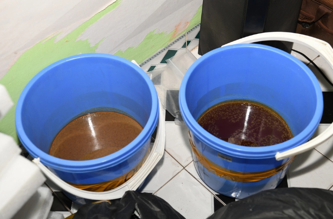 Xác định tính nguy hại của các loại ma túy ngụy trang, núp bóng thuốc lá điện tử, thuốc lá điếu, C04 đã xác lập chuyên án điều tra. C04 xác định cầm đầu đường dây này là Lê Anh Thơ. Để tăng độ "phê", đồng thời tránh sự phát hiện của lực lượng chức năng, các đối tượng pha trộn, tẩm ướp, bơm tinh dầu ma túy vào những điếu thuốc này. 