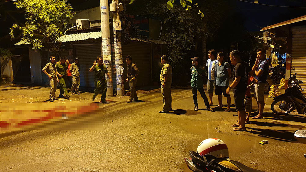 Phòng truy nã, truy tìm (Phòng 10, Cục Cảnh sát hình sự) được chỉ đạo tung quân truy bắt Nam "rồng". Tổ của Thượng tá Nguyễn Hùng Quân, Phó Trưởng phòng 10 và Thượng úy Đinh Viết Chiến được giao thực hiện chuyên án. Khi đó, một tổ công tác đã vào Biên Hoà (Đồng Nai) để dựng lại vụ việc và tìm hiểu, xác minh các mối quan hệ của Nam "rồng". Nhận định khả năng gã sẽ về quê ở Lạng Sơn thăm bố mẹ, Thượng úy Chiến cùng một tổ công tác lên đường. Tại Lạng Sơn, trinh sát gặp khó khăn khi người thân của anh ta không hợp tác. (Ảnh minh họa, nguồn internet) 