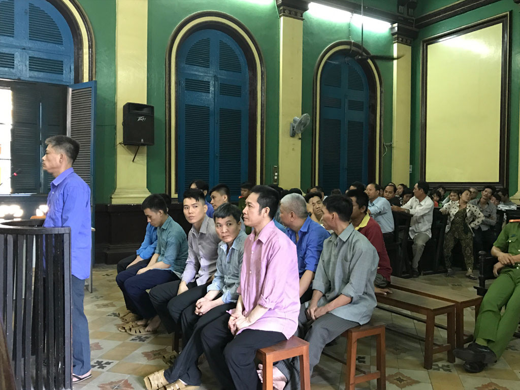 Ngày 24/5/2017, TAND TP HCM mở phiên xét xử sơ thẩm vụ án "tổ chức đánh bạc", "đánh bạc" đối với bị cáo Nguyễn Hoàng Kiệt cùng 13 đồng phạm. Theo đó, HĐXX tuyên phạt Kiệt 5 năm 6 tháng tù, các bị cáo còn lại nhận mức án từ 9 tháng tù treo đến 4 năm tù giam.