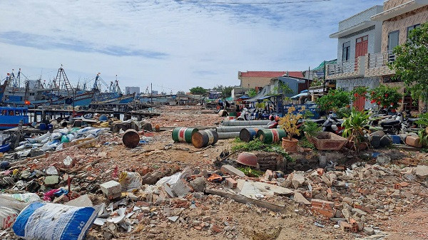 BR-VT: Can canh goi thau ke doc duong be tong, kenh Ben Dinh-Hinh-6