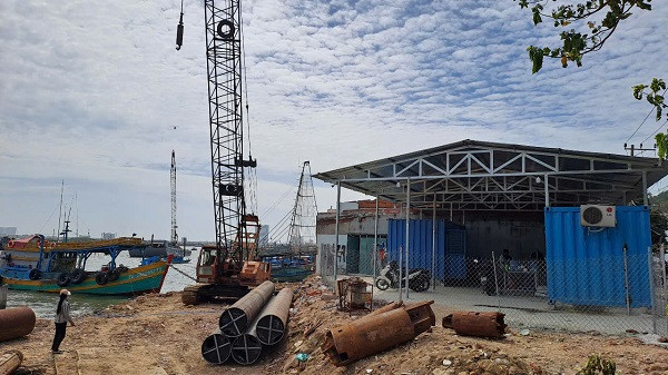 BR-VT: Can canh goi thau ke doc duong be tong, kenh Ben Dinh-Hinh-3