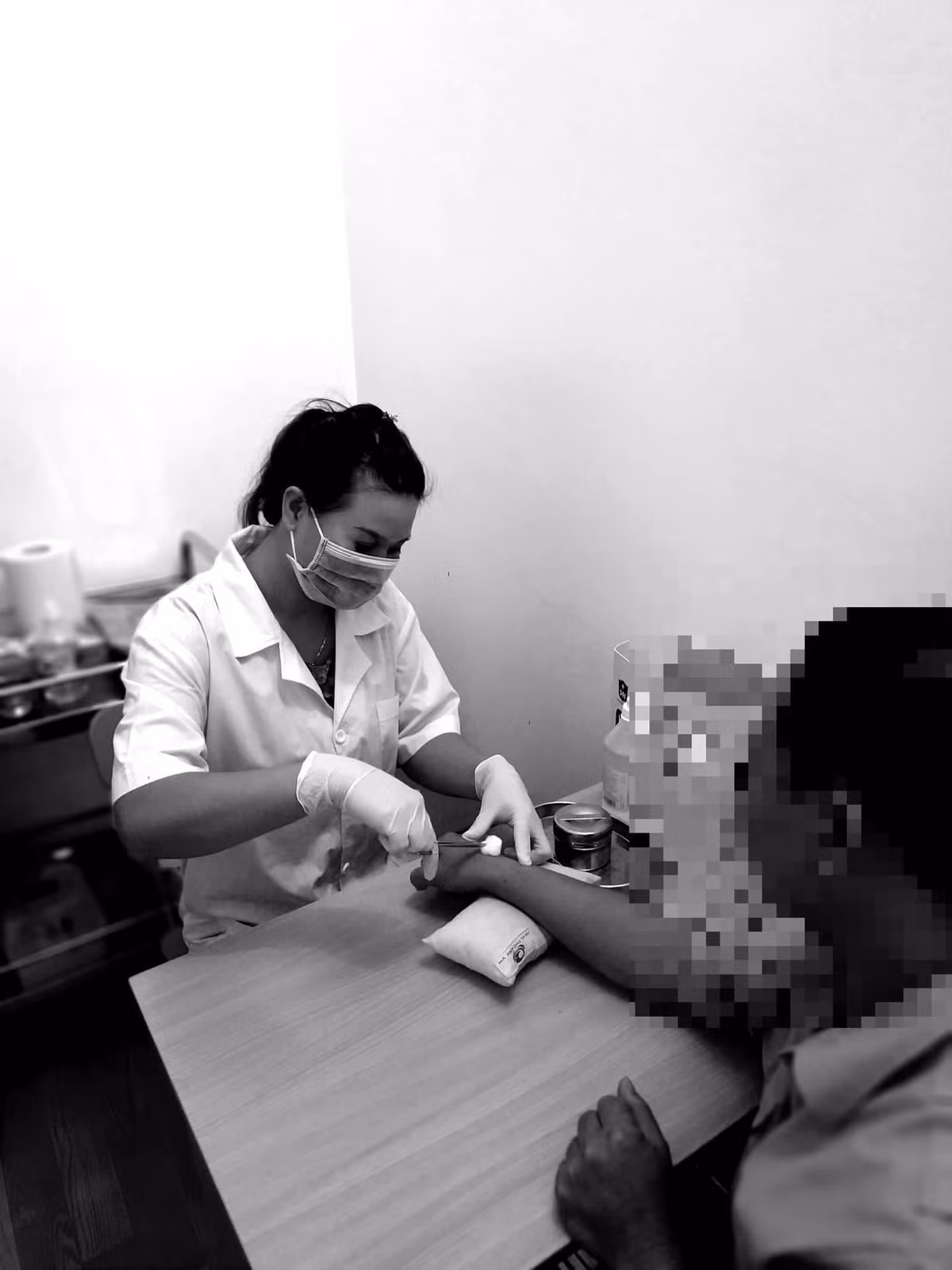 Dau dau vi vai bua lai co gai tre be bung den an va bo dai gia 70 tuoi-Hinh-2