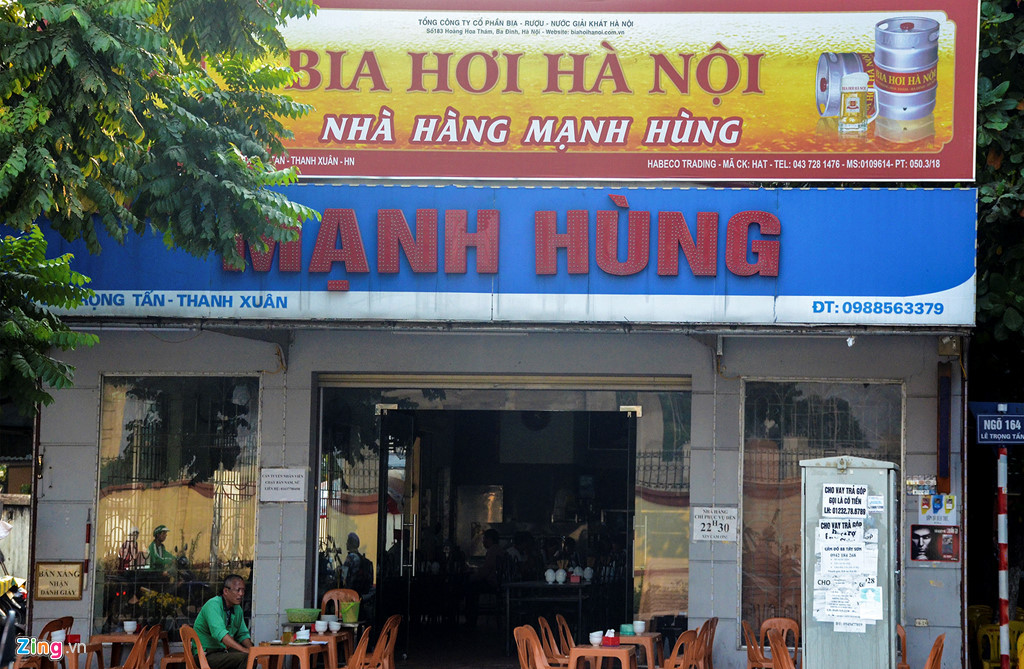 Sau 2 năm thực hiện, tuyến phố biển hiệu kiểu mẫu đầu tiên ở Hà Nội coi như thất bại bởi thiếu hợp lý trong thực tiễn.