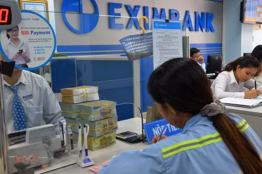 Tại một phòng giao dịch của Eximbank ở TP HCM. (Ảnh chỉ có tính minh họa)Ảnh: TẤN THẠNH