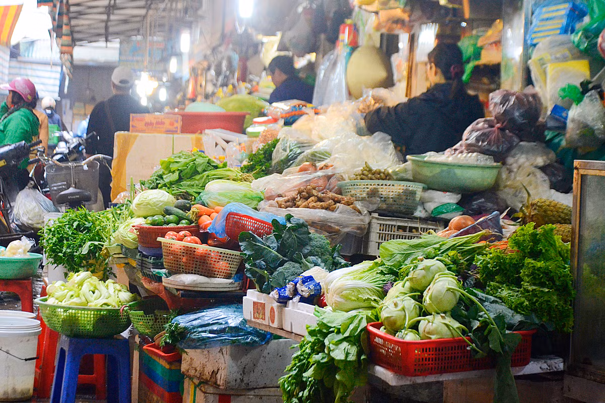 Một số nơi, dù đưa ra giá cao nhưng khi khách trả thấp hơn thì các tiểu thương cũng bán để lấy may.