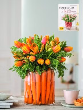 Bình hoa cà rốt cũng rất hợp với loài hoa tuylip. Ảnh: Pinterest.