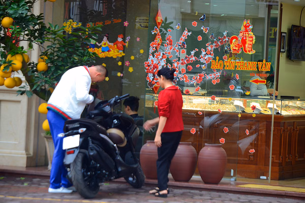 Thậm chí có lúc không một bóng khách hàng.