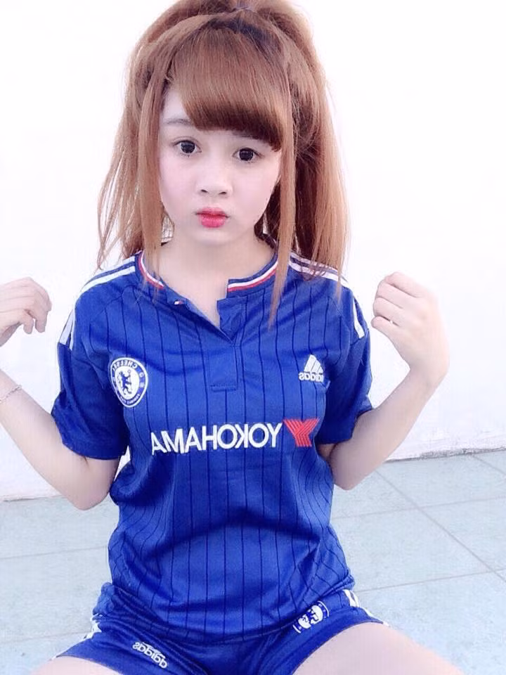 Người thường xuyên chụp ảnh cho Tuyết Mai là phó nháy trẻ Nguyễn An Huy. Về phía tay máy này, việc những bức ảnh anh chụp cho Tuyết Mai được nhiều người khen ngợi, được đưa lên báo, các trang tin giới trẻ khiến anh rất thích thú, hãnh diện. Bản thân An Huy cũng rất ấn tượng, yêu thích vẻ đẹp không tuổi của Tuyết Mai và nó luôn trở thành cảm hứng của anh mỗi khi cầm máy.