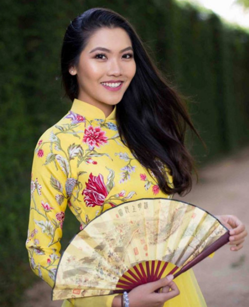 Vẻ đẹp toàn vẹn được hội tụ đầy đủ ở Vũ Nam Phương. Vẻ đẹp hình thể, vẻ đẹp tâm hồn và thành tích học tập cũng như sự không ngừng cố gắng của cô hoàn toàn xứng đáng cho ngôi vị quán quân Miss Du học sinh Việt 2015.