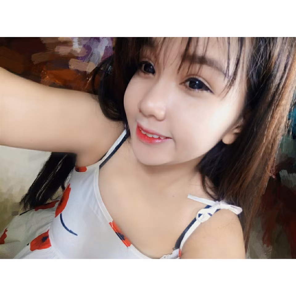 Ngoài những bạn trẻ tỏ ra khâm phục, ngạc nhiên trước khả năng tập luyện giảm cân nhanh của Minh Anh, cũng có không ít dân mạng tỏ ý nghi ngờ câu chuyện mà cô nàng này chia sẻ. Việc chỉ tập nhảy dây và ăn kiêng dĩ nhiên có thể mang lại hiệu quả giảm cân, tuy nhiện mức 17kg chỉ trong 2 tháng là hoàn toàn khó tin.