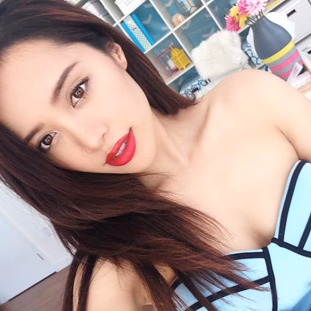 Gần đây nhât, Michelle Phan được tờ Forbes tôn vinh ở vị trí nổi bật nhất trong Top 30 người trẻ dưới 30 tuổi, lĩnh vực Art &amp; Style. Nữ triệu phú trẻ tuổi trở thành thần tượng của biết bao bạn trẻ người Việt, một tài năng hiếm có đã được tất cả mọi người công nhận.