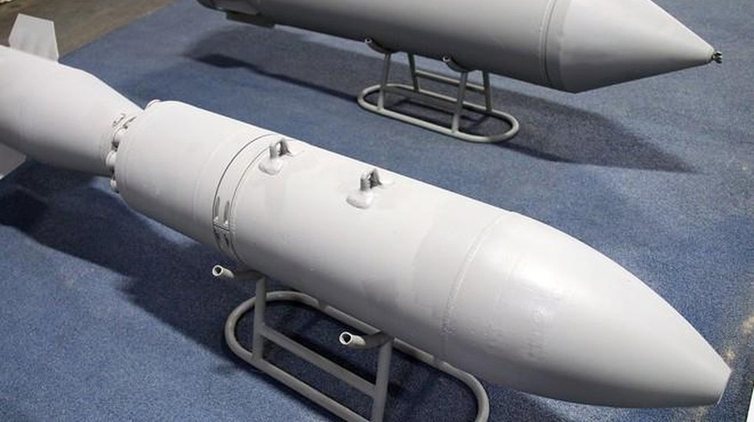 Hiện loại bom này được mang theo bởi cường kích hiện đại Su-34.