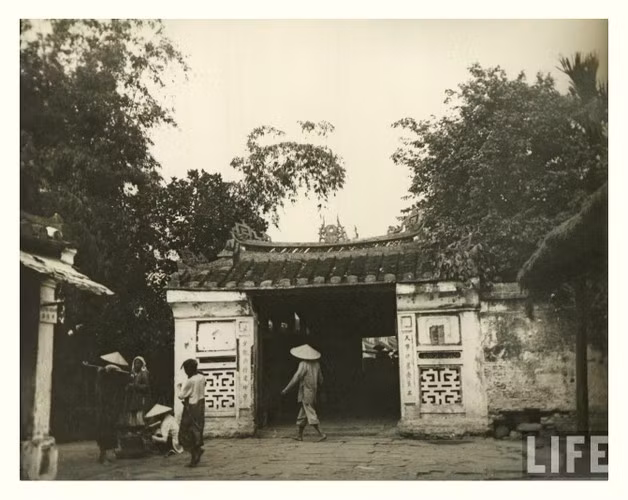 Thon thuc loat anh hiem ve pho co Hoi An thap nien 1940