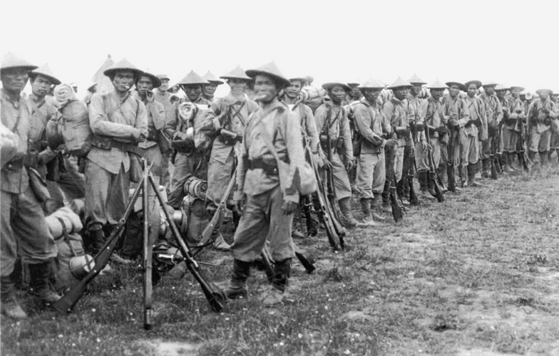 Hình độc về binh sĩ Việt Nam trên chiến trường châu Âu năm 1916 Hinh doc ve binh si Viet Nam tren chien truong chau Au nam 1916