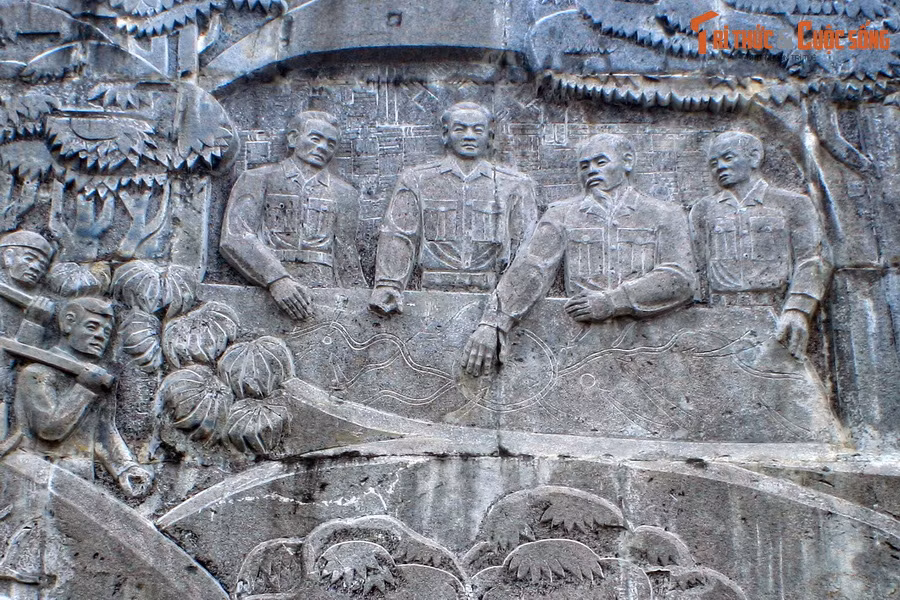  8. Tướng Giáp chưa từng học quân sự bài bản. Đại tướng Võ Nguyên Giáp là người không qua đào tạo chính quy về quân sự nhưng đã chỉ huy thành công trận đánh lừng lẫy này.