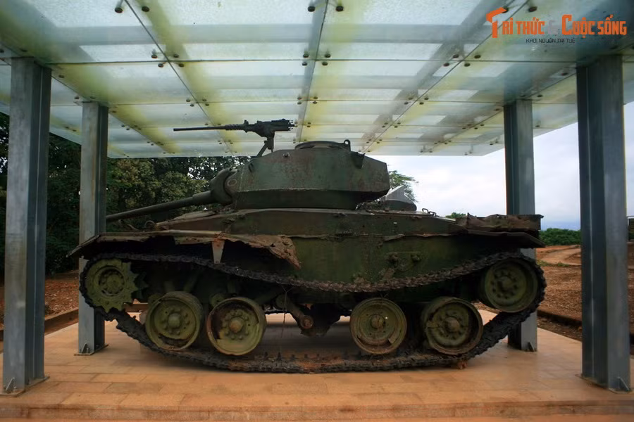  10. Chính quyền Mỹ rục rịch can thiệp sau Điện Biên Phủ. Ngay sau thất bại của người Pháp ở Điện Biên Phủ, Nhà Trắng đã đẩy mạnh chính sách can thiệp vào miền Nam Việt Nam - mở đầu cho vai trò của Mỹ trong cuộc chiến tranh ở Việt Nam sau này.