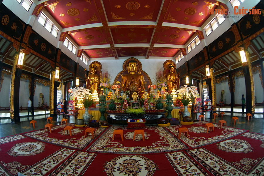  8. Là điểm tu học lý tưởng cho giới trẻ. Chùa Vĩnh Nghiêm là nơi thường xuyên tổ chức các khóa tu, giảng pháp, lễ hội văn hóa Phật giáo. Khóa tu mùa hè của chùa thu hút đông đảo thanh thiếu niên Phật tử tham gia.