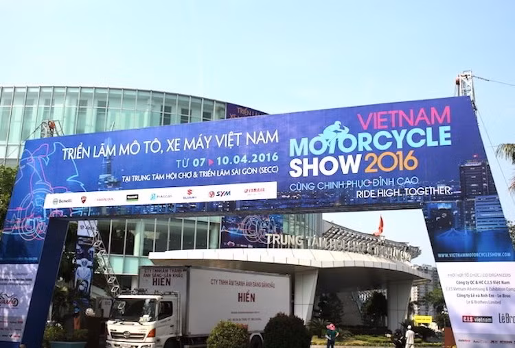 Được tổ chức lần đầu tiên vào năm 2016, VMCS lần 1 đã thu hút hơn 140.000 lượt khách thăm quan chỉ trong 4 ngày nhờ diện tích trưng bày 9500 m2 và hơn 100 mẫu xe. Năm nay, VMCS 2017 sẽ mang chủ đề "Free Your Wheels - Tự do bứt phá" và mở rộng diện tích trưng bày, sự kiện lên tới hơn 10.000 m2.