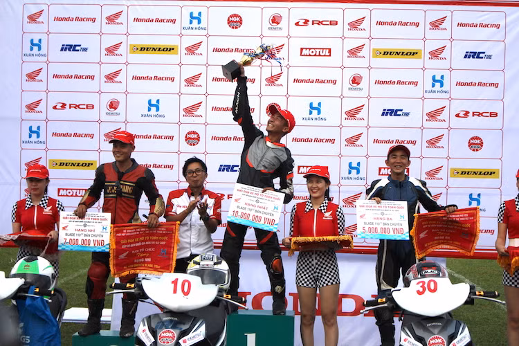 Tay đua Tạ Nhựt Nam (SBD 10) đã là chủ sở hữu của chiếc cúp vô địch ở hạng mục Blade 110, xếp thứ 2 là Bùi Thanh Lâm (SBD 27) và vị trí thứ 3 thuộc về Nguyễn Thanh Tuấn (SBD 30).