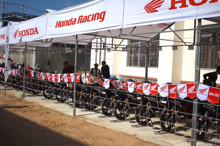 Những tay đua này sẽ thi đấu ở 4 thể thức xe khác nhau là Honda Blade 110, MSX 125, Winner 150 và Wave trái 54 mm. Các tay đua được phân thành từng bảng và thi đấu theo hình thức loại trực tiếp để tìm ra những người chiến thắng chung cuộc sau các vòng tứ kết, bán kết và chung kết.