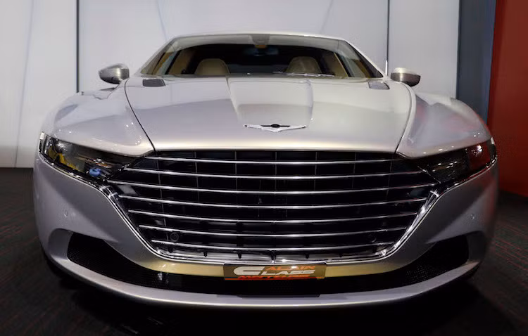 Về thiết kế, có thể nói Lagonda Taraf đã "hòa quyện" giữa kiểu dáng của một chiếc Aston Martin hiện đại với dòng xe nổi tiếng nhất của Lagonda: chiếc Aston Martin Lagonda từ năm 1976-1989. Được sản xuất bởi bộ phận cá nhân hóa Q của Aston Martin, Lagonda Taraf có thời gian thiết kế nhanh kỷ lục là 8 tháng.