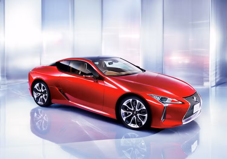 Xuất hiện lần đầu tại triển lãm Geneva 2012 dưới dạng concept LF-LC, mẫu coupe hạng sang Lexus LC 2017 mới sẽ là đối thủ cạnh tranh của Mercedes S-Class Coupe. Sau khi có mặt tại châu Âu và Mỹ, chiếc xe đang chuẩn bị được bán ra tại Nhật với 2 phiên bản là LC500 và LC500h.